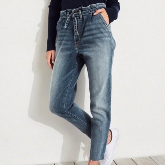Hollister Denim - Hollister Ultrahigh-Rise Paper Bag Waist Mom Jeans